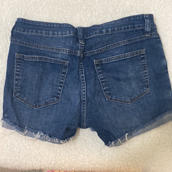 Just USA distressed cuffed shorts - Picture 2 of 4